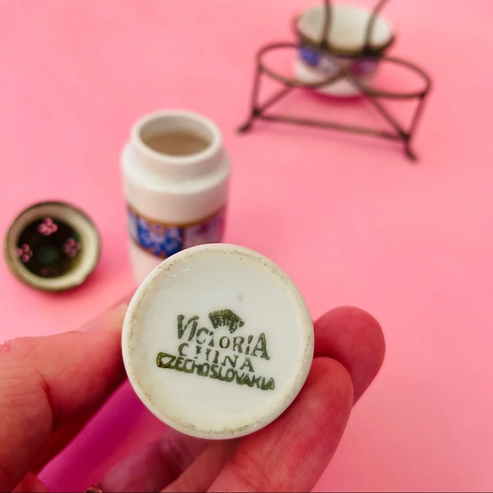 Vintage 70’ Victoria China mini table set